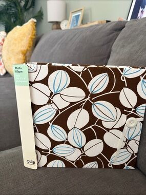 Pulp Brown, White & Blue Floral Photo Album